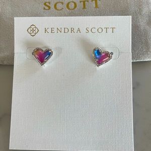 Kendra Scott NWT Ari Heart Silver Stud Earrings in Watercolor Illusion